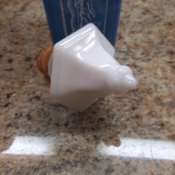 VTG JAMES BEAM CERAMIC BOTTLE - Picture 5 of 11